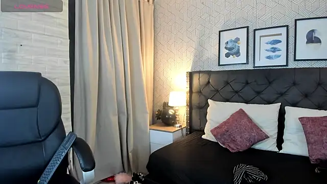 sophie  blare online show from 04-19-26, 07:05