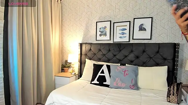 sophie  blare online show from 04-23-26, 07:16