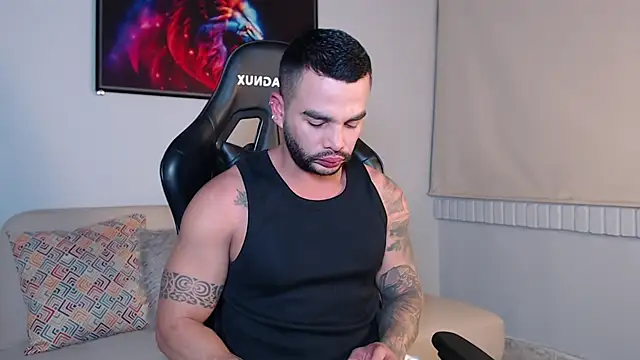 Snapshot of Bruno_De_Lucaa_ chatting on 09-09-25, 02:22 Bruno De Lucaa online show from 09-09-25, 02:22