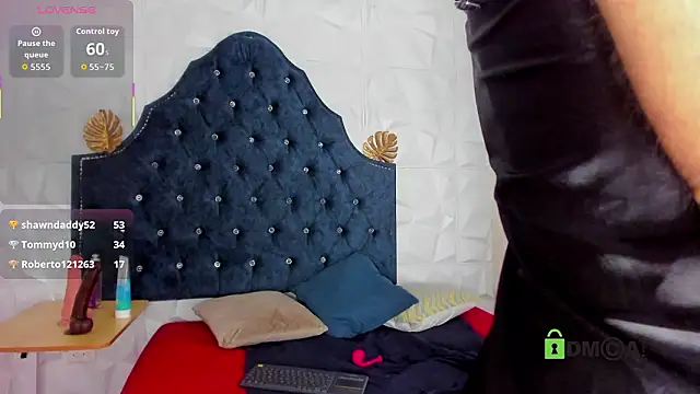 Snapshot of _mia_milf_ chatting on 02-25-26, 08:51 mia milf online show from 02-25-26, 08:51