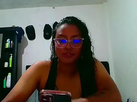 Snapshot of WILD_MULAN chatting on 12-20-25, 12:18 WILD MULAN online show from 12-20-25, 12:18