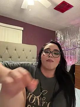 Snapshot of MyHoneyFrida chatting on 12-18-25, 03:56 MyHoneyFrida online show from 12-18-25, 03:56