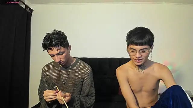 mhatias  online show from 10-21-25, 06:47