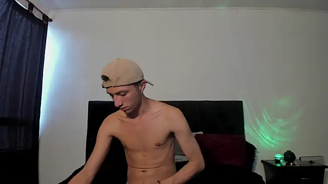 mhatias  online show from 11-16-25, 04:12