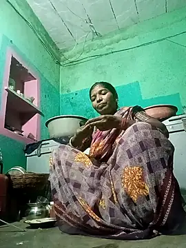 Snapshot of Jivika_Jaiswal chatting on 11-03-25, 03:02 Jivika Jaiswal online show from 11-03-25, 03:02