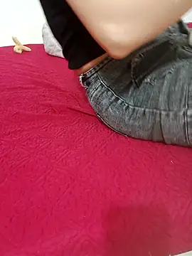 Snapshot of Lolimiu chatting on 10-12-25, 07:07 Lolimiu online show from 10-12-25, 07:07