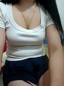 Snapshot of Lolimiu chatting on 10-19-25, 12:00 Lolimiu online show from 10-19-25, 12:00