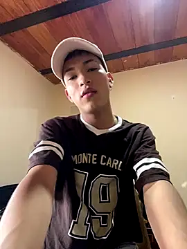 Snapshot of Thiago_blsd chatting on 10-08-25, 08:06 Thiago blsd online show from 10-08-25, 08:06