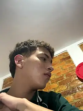 Snapshot of Thiago_blsd chatting on 10-14-25, 01:17 Thiago blsd online show from 10-14-25, 01:17