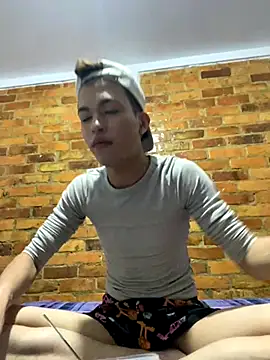 Snapshot of Thiago_blsd chatting on 10-15-25, 04:56 Thiago blsd online show from 10-15-25, 04:56