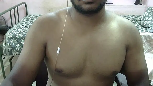 Snapshot of x_boyy_x chatting on 09-16-25, 04:35 x boyy x online show from 09-16-25, 04:35