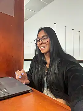 GiorgiaLuxee online show from 11-12-25, 08:52