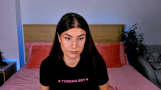 Snapshot of Bella_Davis_love chatting on 09-28-25, 08:03 Bella Davis love online show from 09-28-25, 08:03