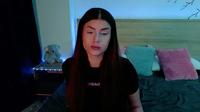 Snapshot of Bella_Davis_love chatting on 12-13-25, 08:04 Bella Davis love online show from 12-13-25, 08:04