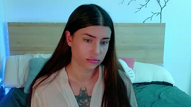 Snapshot of Bella_Davis_love chatting on 12-14-25, 05:29 Bella Davis love online show from 12-14-25, 05:29