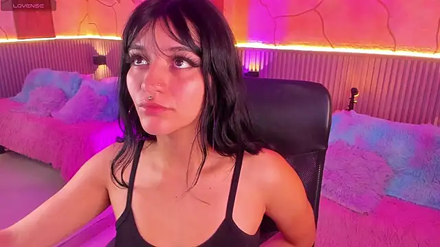 LindaWz  online show from 10-12-25, 04:55