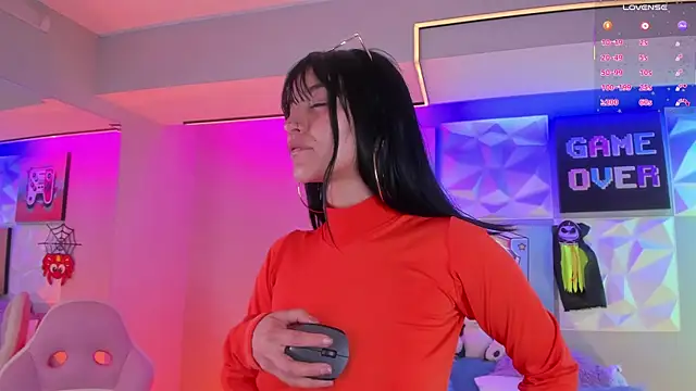 Snapshot of LindaWz_ chatting on 10-29-25, 04:48 LindaWz online show from 10-29-25, 04:48