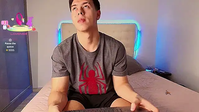 Snapshot of DionKnox chatting on 09-20-25, 03:07 DionKnox online show from 09-20-25, 03:07