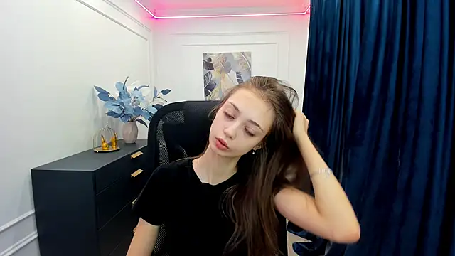 EmilyGraydis online show from 09-26-25, 04:49