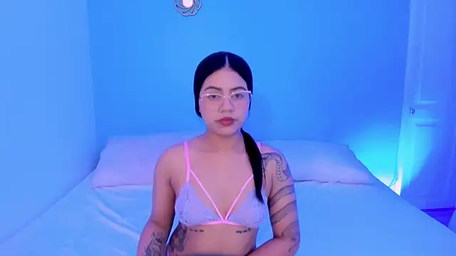 Snapshot of LiilithNova chatting on 11-30-25, 04:27 LiilithNova online show from 11-30-25, 04:27