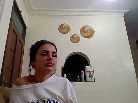 Snapshot of Hotsharwty chatting on 01-14-26, 06:24 Hotsharwty online show from 01-14-26, 06:24