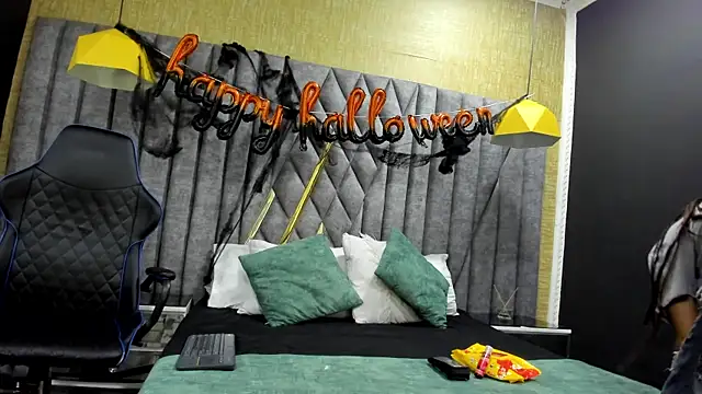 Boss Domiinator online show from 10-29-25, 03:20