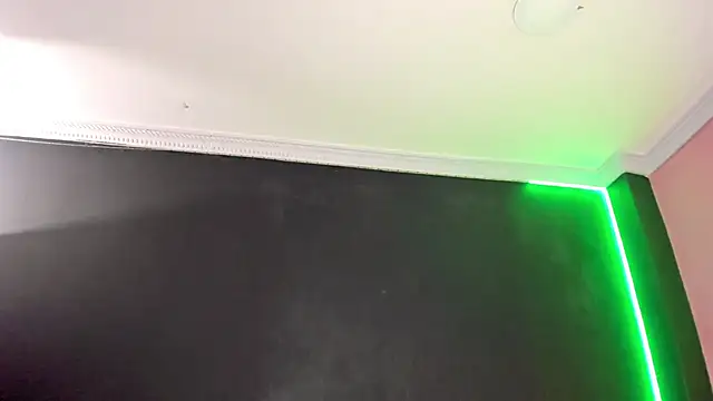 Boss Domiinator online show from 04-18-26, 11:47