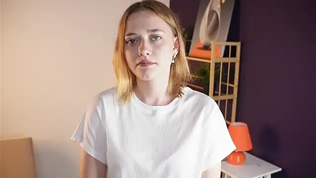 HollieCollelo online show from 09-09-25, 04:01