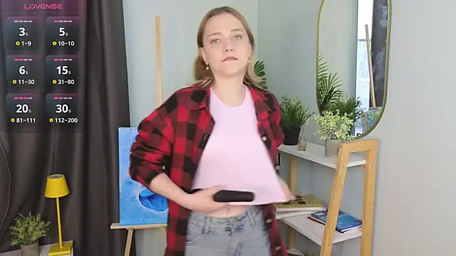 HollieCollelo online show from 10-10-25, 03:16