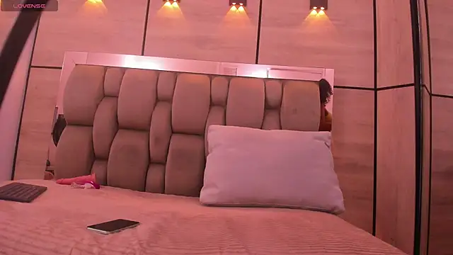 Snapshot of lyana_cowel chatting on 10-09-25, 07:12 lyana cowel online show from 10-09-25, 07:12