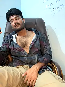 Snapshot of MeekBatgirl chatting on 10-13-25, 05:02 MeekBatgirl online show from 10-13-25, 05:02