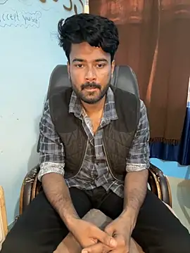 Snapshot of MeekBatgirl chatting on 11-21-25, 06:56 MeekBatgirl online show from 11-21-25, 06:56