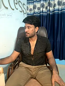 Snapshot of MeekBatgirl chatting on 11-25-25, 03:01 MeekBatgirl online show from 11-25-25, 03:01