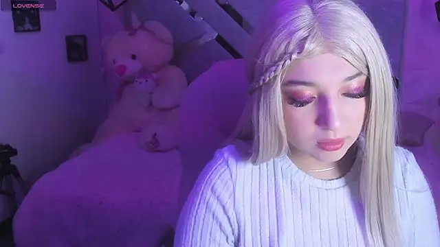 AnaVelvett online show from 10-16-25, 03:02