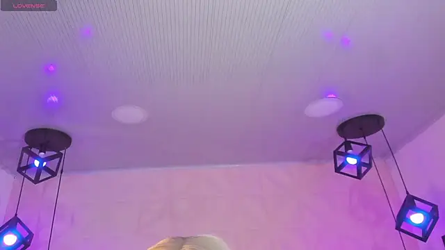 AnaVelvett online show from 10-20-25, 07:03