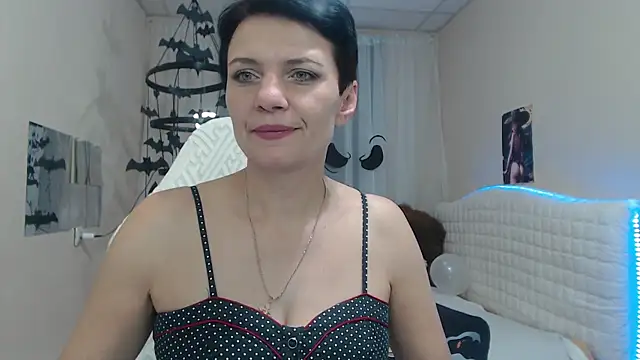 AvaSaturnian online show from 10-17-25, 12:30