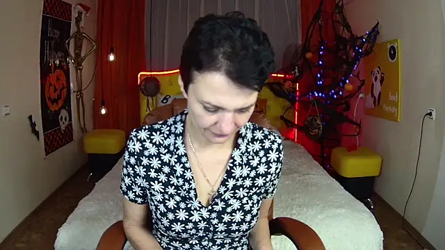 AvaSaturnian online show from 10-20-25, 12:38