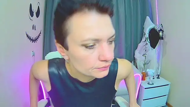 AvaSaturnian online show from 11-06-25, 07:31