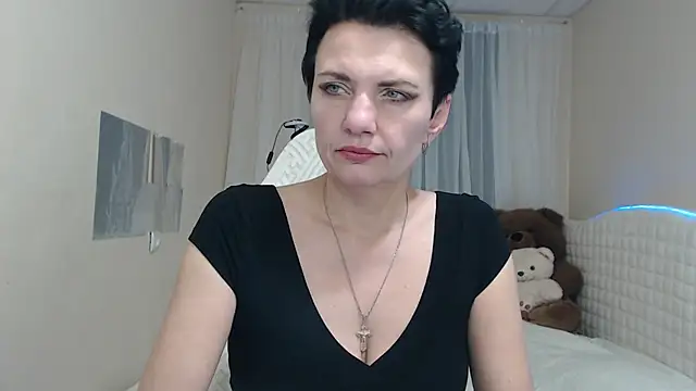 AvaSaturnian online show from 11-20-25, 01:33