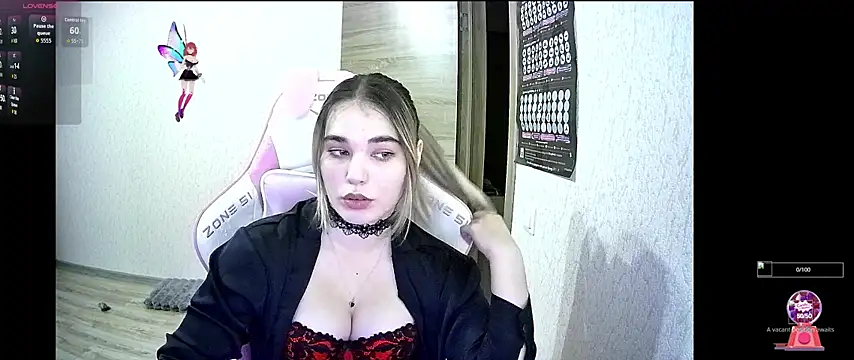 Snapshot of Kris_Moss chatting on 10-17-25, 08:00 Kris Moss online show from 10-17-25, 08:00