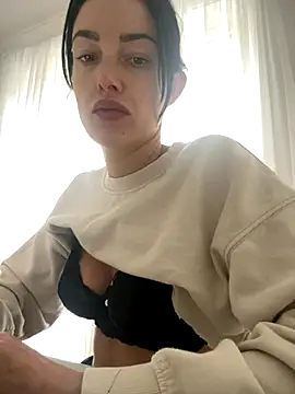 Snapshot of Remirosee chatting on 11-27-25, 10:50 Remirosee online show from 11-27-25, 10:50