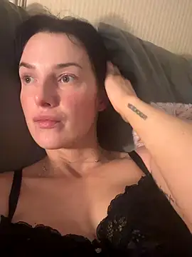 Snapshot of Remirosee chatting on 12-01-25, 08:14 Remirosee online show from 12-01-25, 08:14