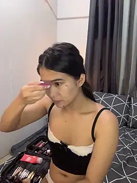 AngelHille online show from 12-21-25, 12:18