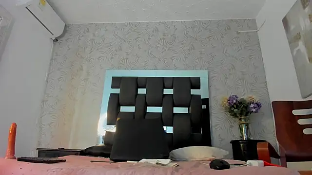 MissDiabla  online show from 10-29-25, 12:51