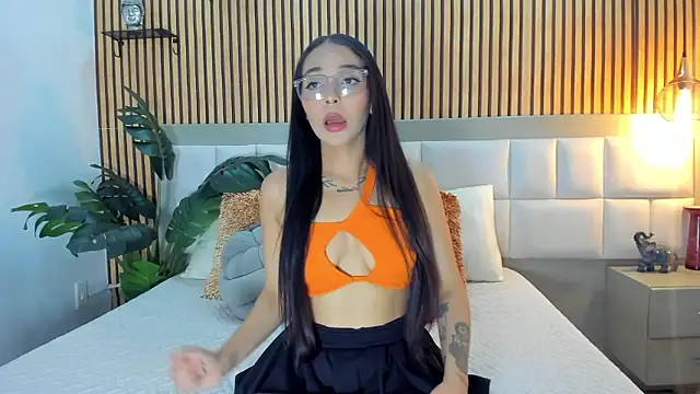 Snapshot of Roseaurora chatting on 01-14-26, 01:17 Roseaurora online show from 01-14-26, 01:17