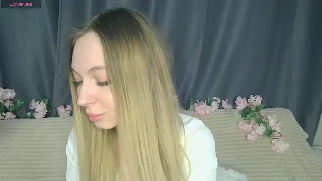 BabbbyFoxxx online show from 11-12-25, 04:02