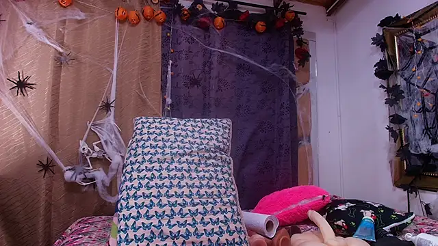 sweegirl69 online show from 10-30-25, 11:55