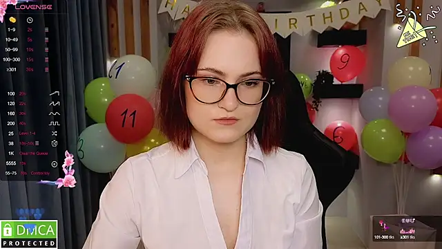 Snapshot of Roxy_foxi chatting on 09-16-25, 01:06 Roxy foxi online show from 09-16-25, 01:06