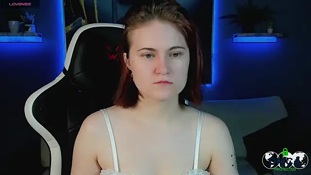 Snapshot of Roxy_foxi chatting on 09-28-25, 01:00 Roxy foxi online show from 09-28-25, 01:00