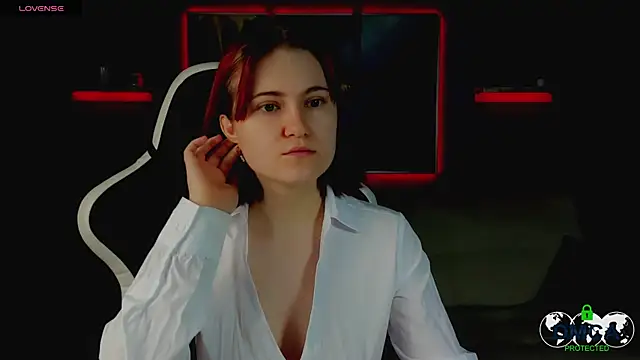 Snapshot of Roxy_foxi chatting on 10-11-25, 01:05 Roxy foxi online show from 10-11-25, 01:05